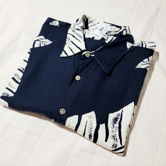 Pierre Cardin Short Sleeve Button-up Shirt  | XL - Picture 10 of 10